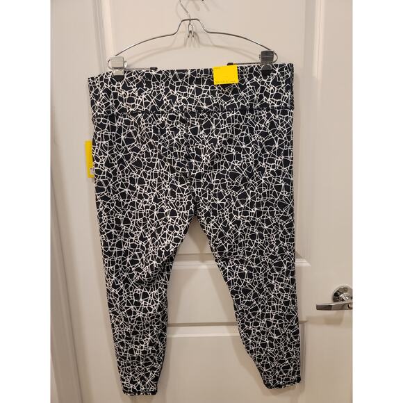 DVF for Target Cracked Glass Black and White Leggings - Picture 3 of 6